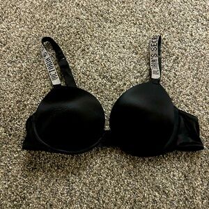 Victoria’s Secret very sexy shine push-up bra